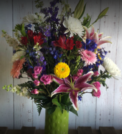 Bobbie’s Flowers & Marketplace