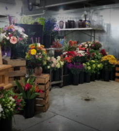 Bobbie’s Flowers & Marketplace