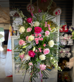 Lena’s Flowers & Gifts